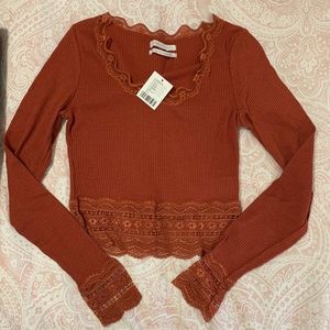 Urban Outfitters Lace Detailed Crop Top Size Med.